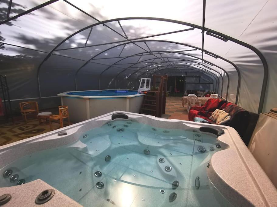 Country Side Haven Two Double Ensuite Bedrooms Couples Exclusive Rate Offered Saint-Michel-de-Montjoie Kültér fotó